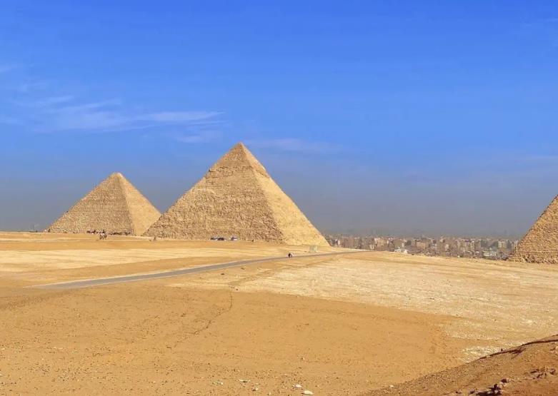 金字塔是外星人建的吗？有科学依据吗？