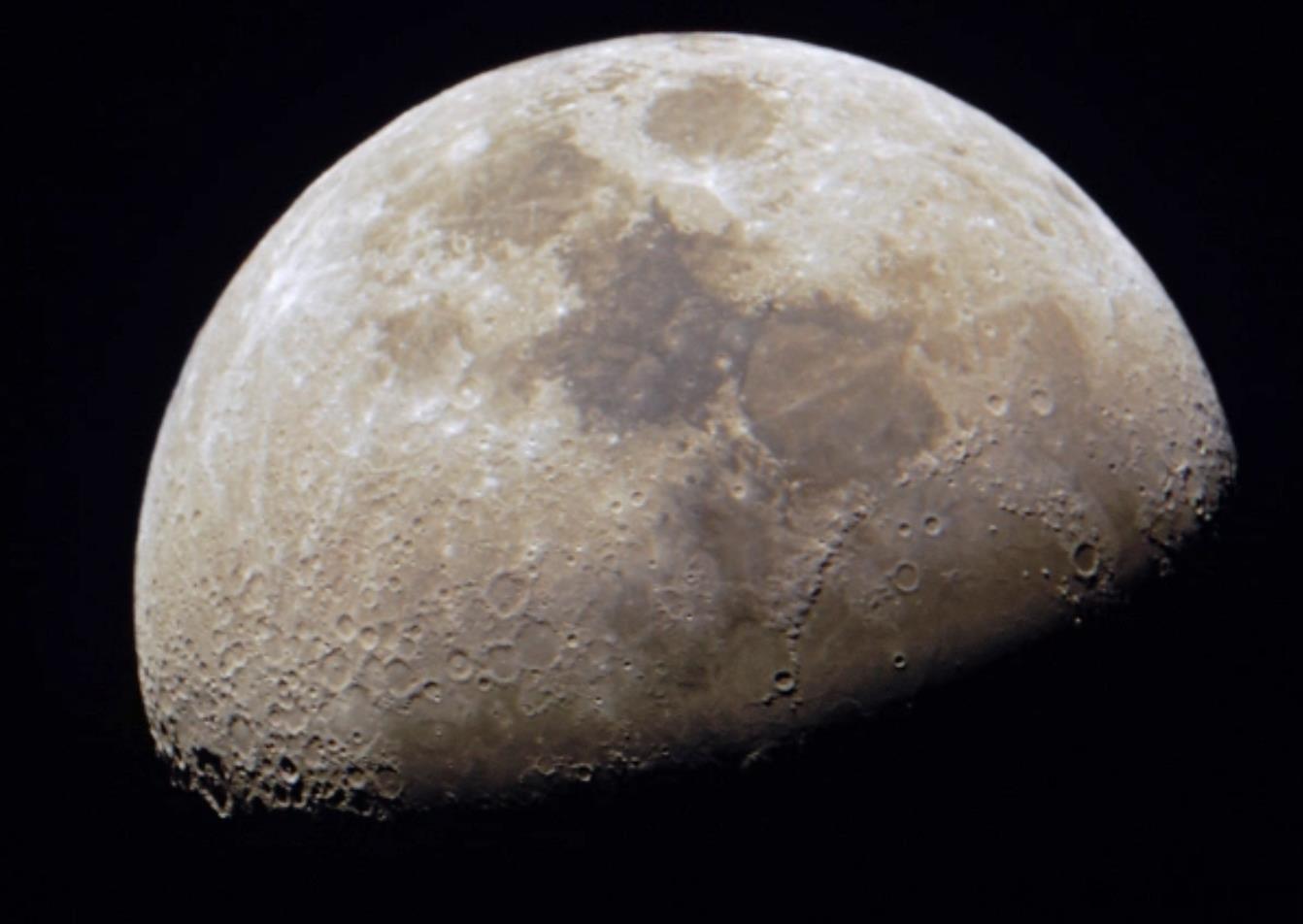 月球未解之谜--做为地球的卫星，月球的尺寸为什么这么大？
